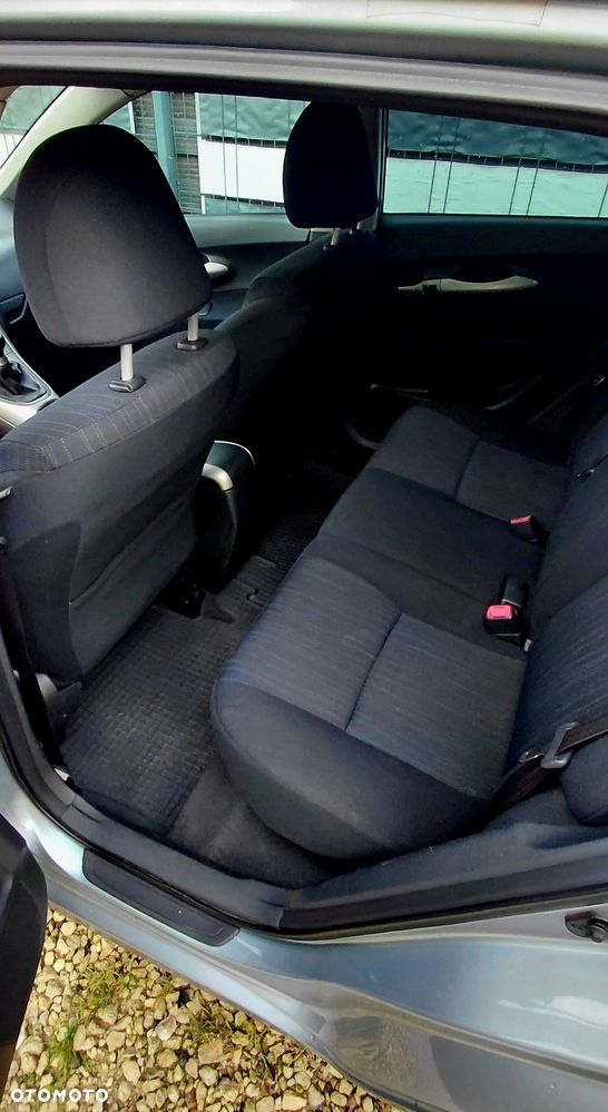 Toyota Auris 1.4 D-4D Premium - 8