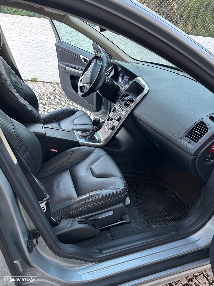 Volvo XC 60 2.0 D3 Drive R-Design Start/Stop - 9