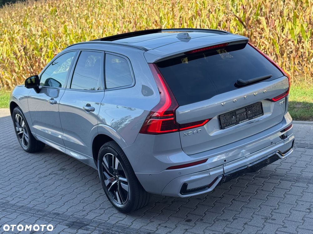Volvo XC 60 B5 B AWD Plus Dark - 24