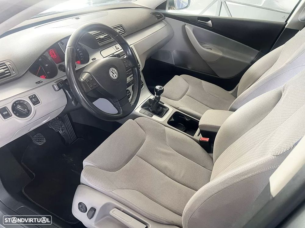 VW Passat Variant 2.0 TDi Confortline - 6