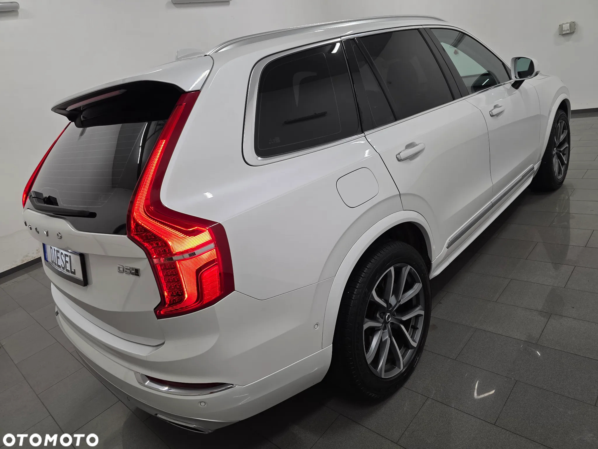 Volvo XC 90 D5 AWD R-Design - 6