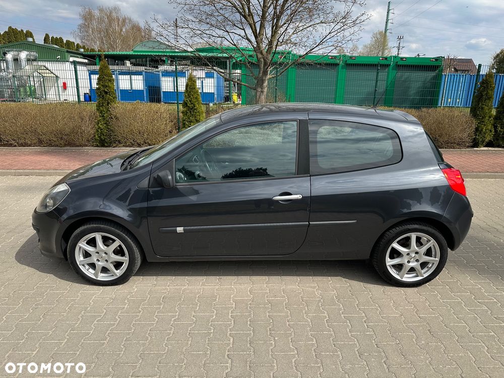 Renault Clio 1.6 16V Privilege - 13