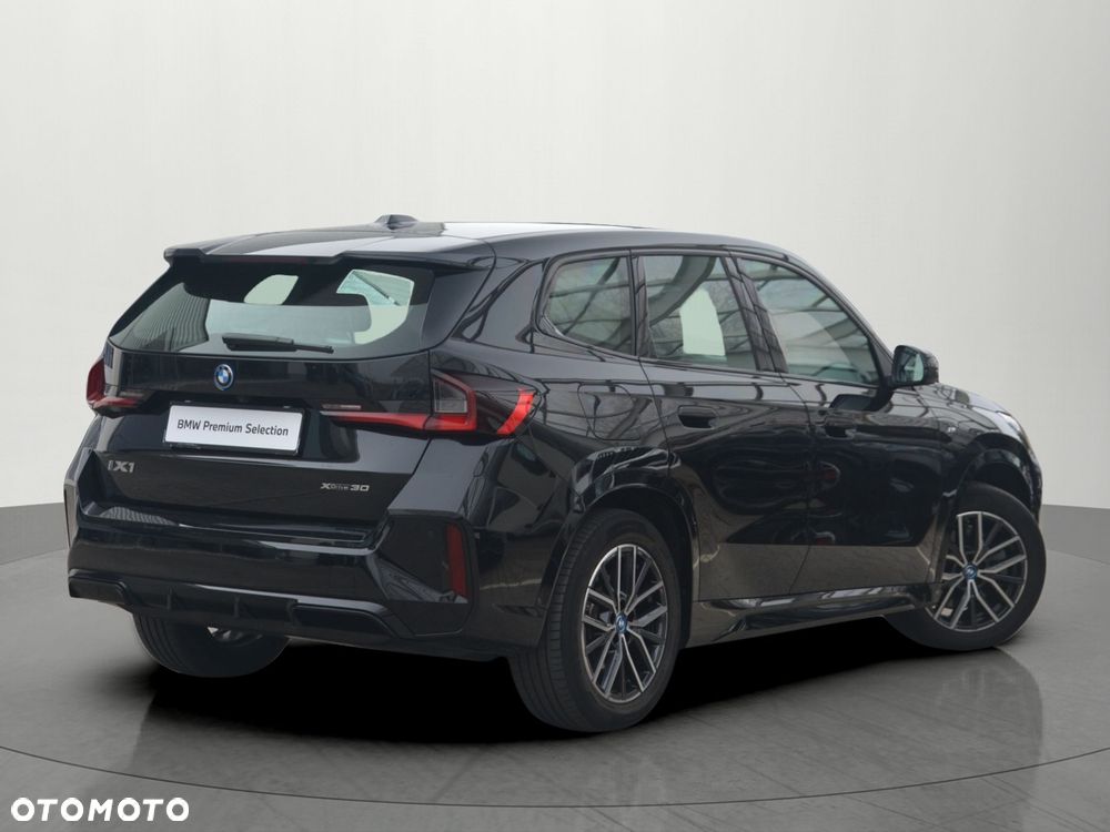 BMW iX1 xDrive30 66.5kWh M Sport - 3