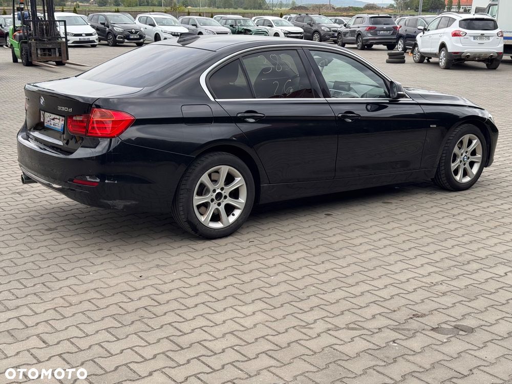 BMW Seria 3 330d xDrive Sport-Aut Luxury Line - 10