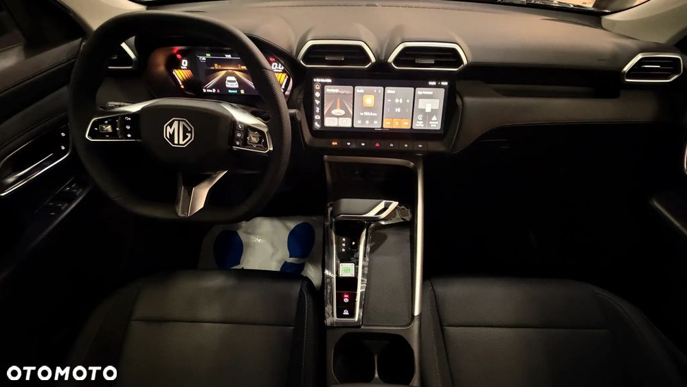 MG ZS Hybrid+ - 13