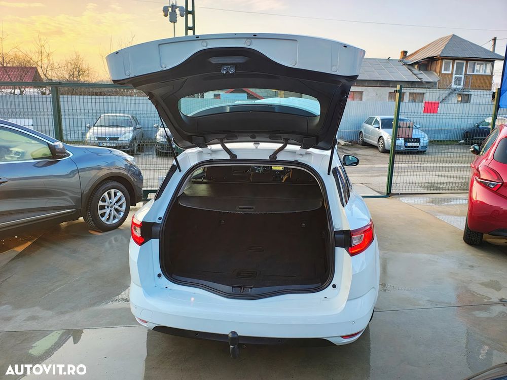 Renault Megane dCi 95 FAP Paris Business - 12