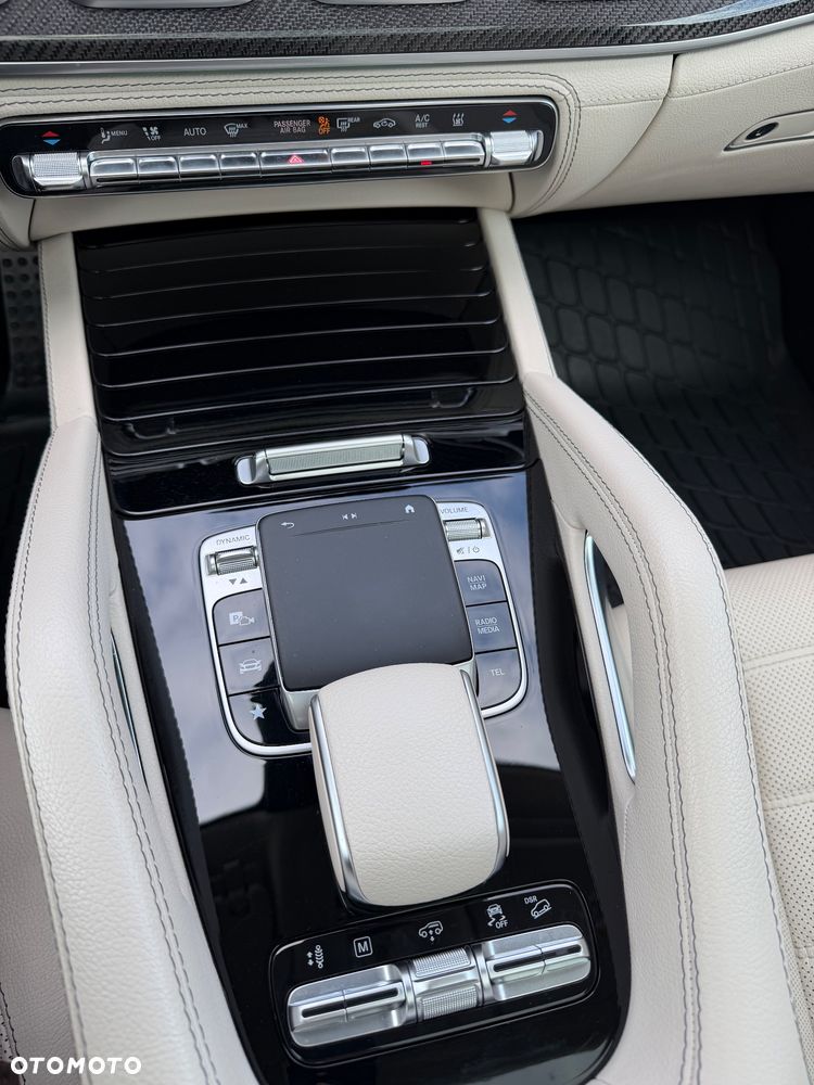 Mercedes-Benz GLS - 26