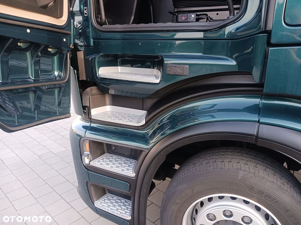 Mercedes-Benz 1851 - 8