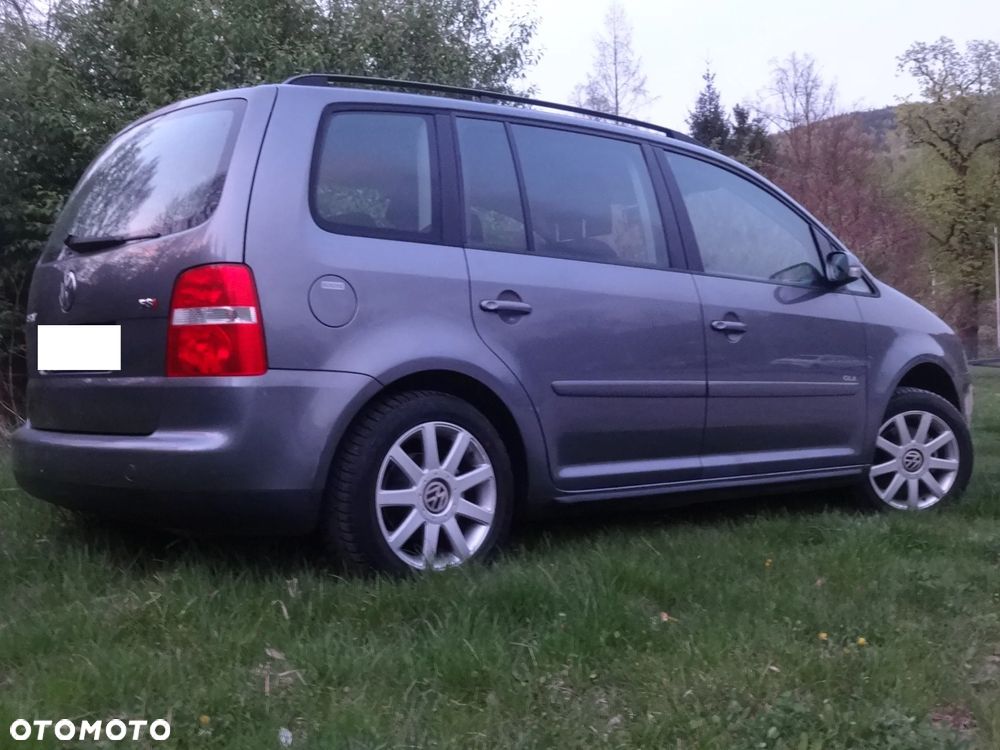 Volkswagen Touran 1.6 FSI Trendline - 4
