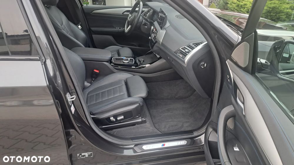 BMW iX3 - 13