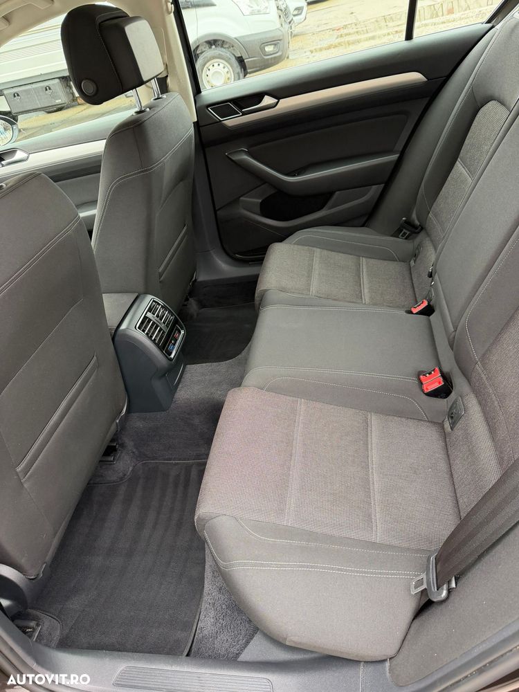 Volkswagen Passat - 9