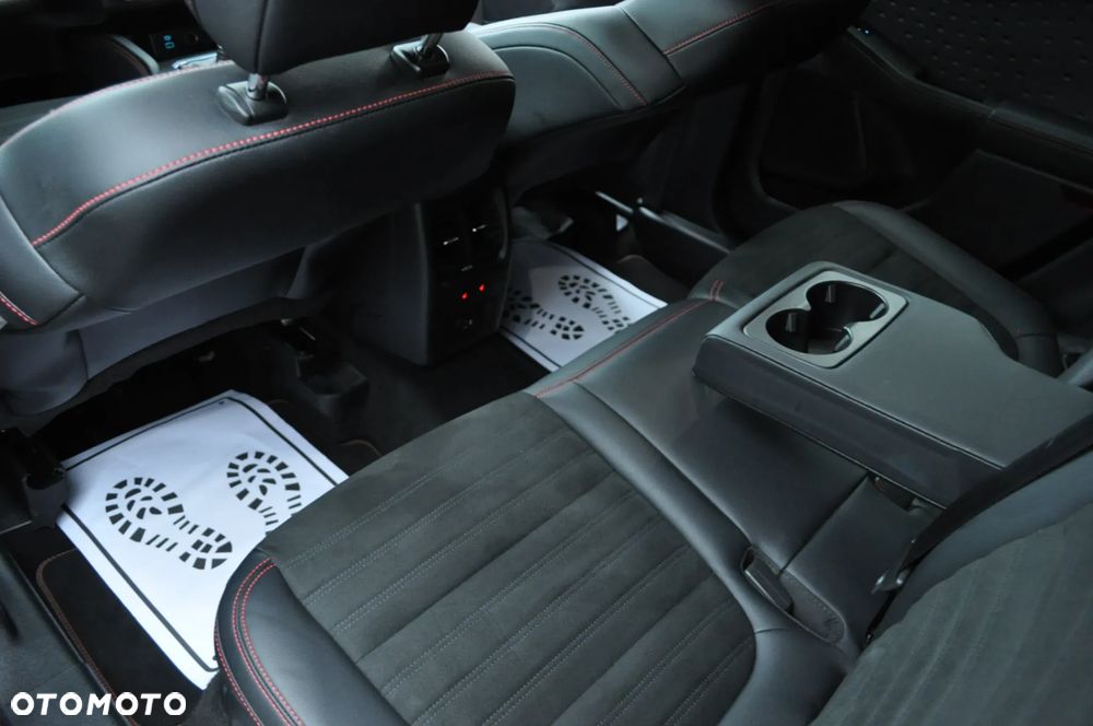 Ford Kuga 2.0 EcoBlue Hybrid TITANIUM - 31