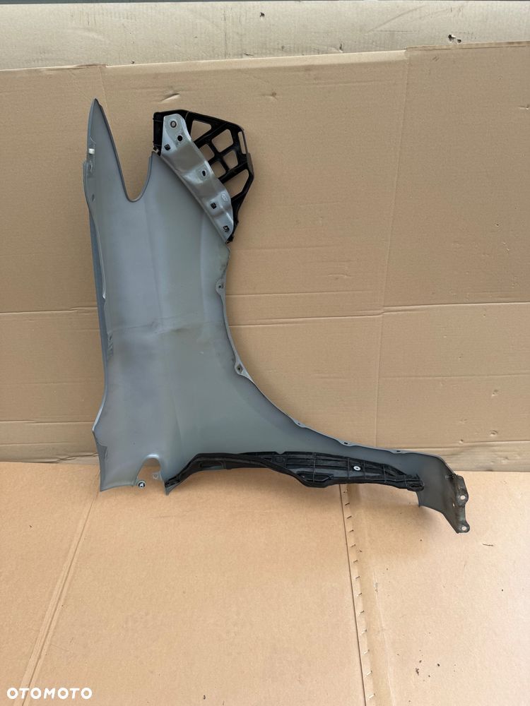 Toyota Auris II Lift Przedni Lewy blotnik - 2