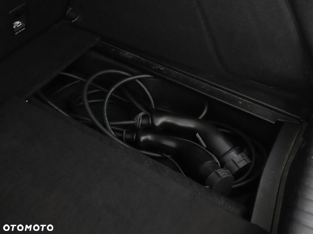 Renault Megane E-TECH 160 BUSINESS EDITION - 40