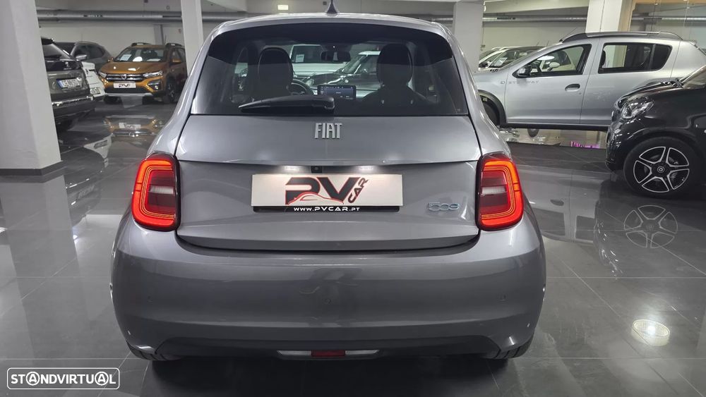 Fiat 500e 42kWh ICON — fotografia 32