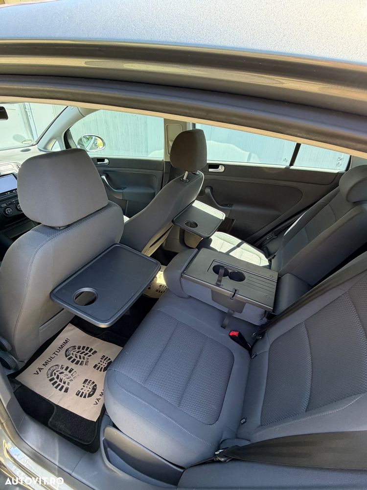 Volkswagen Golf - 10