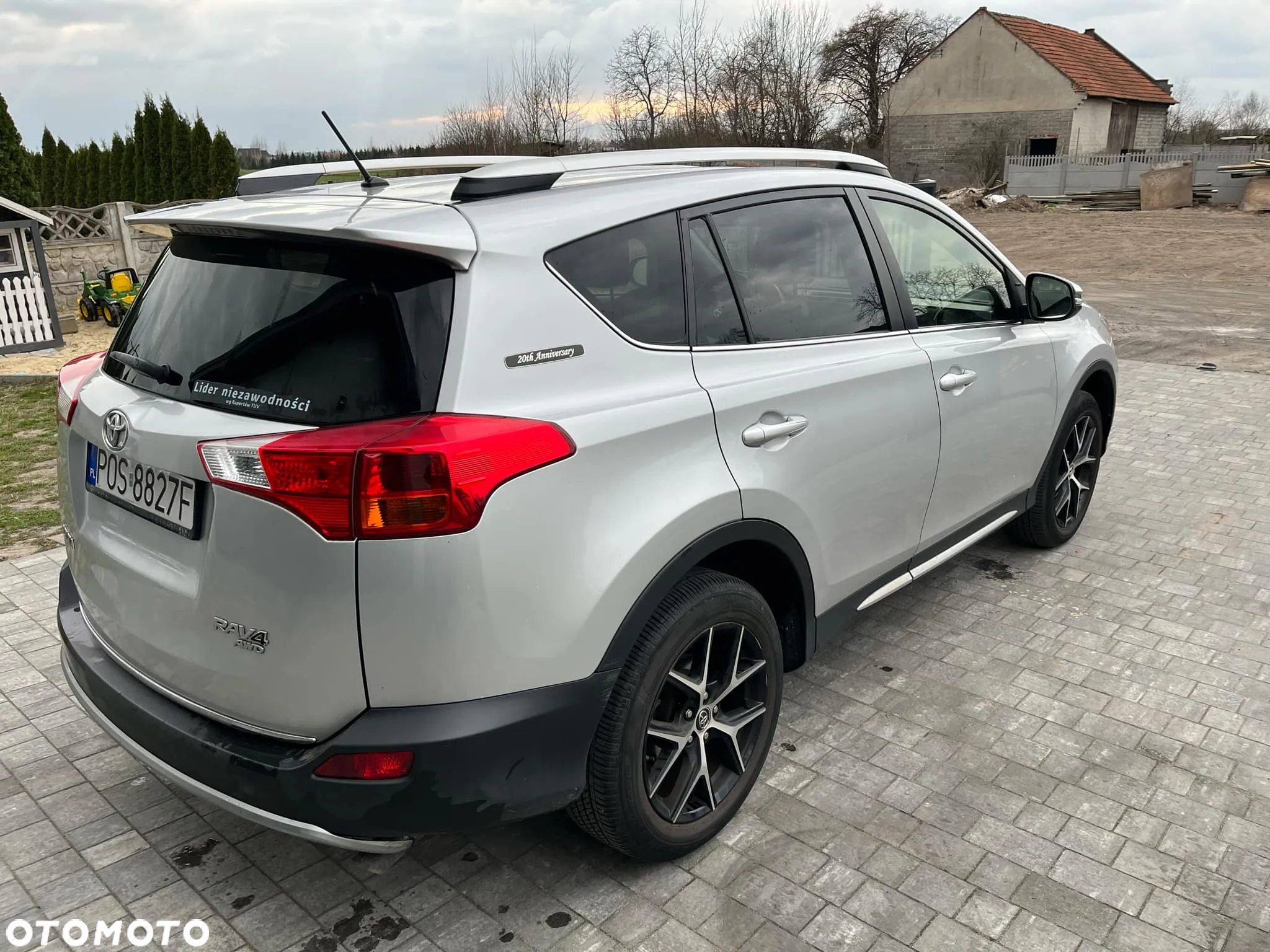 Toyota RAV4 - 8