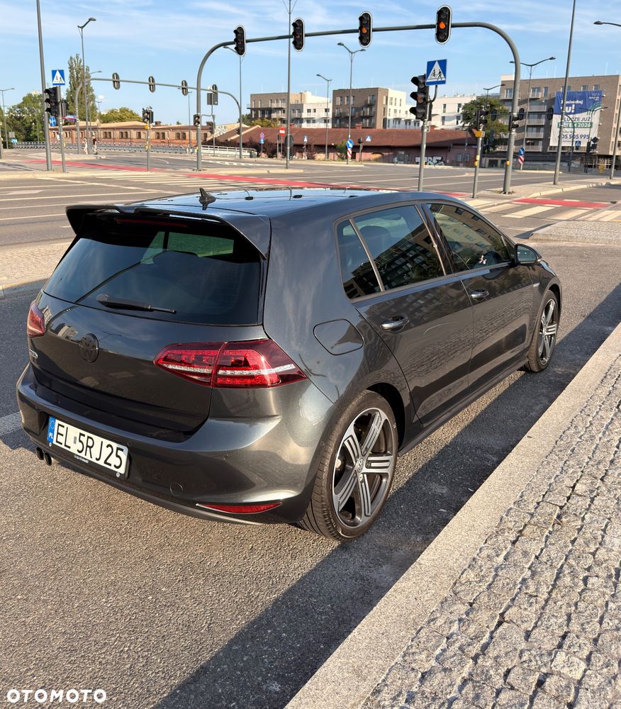 Volkswagen Golf - 5