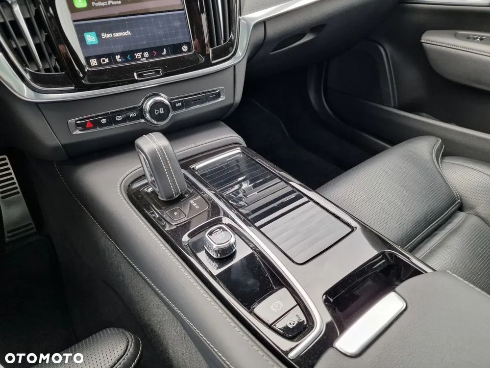 Volvo V90 T8 AWD Plug-In Hybrid R-Design - 33