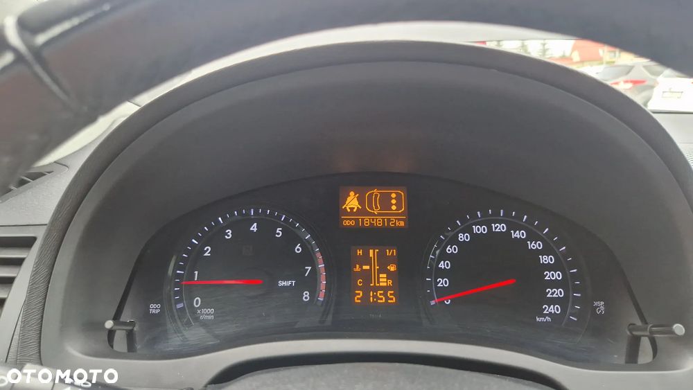 Toyota Avensis Combi 1.8 Executive - 11