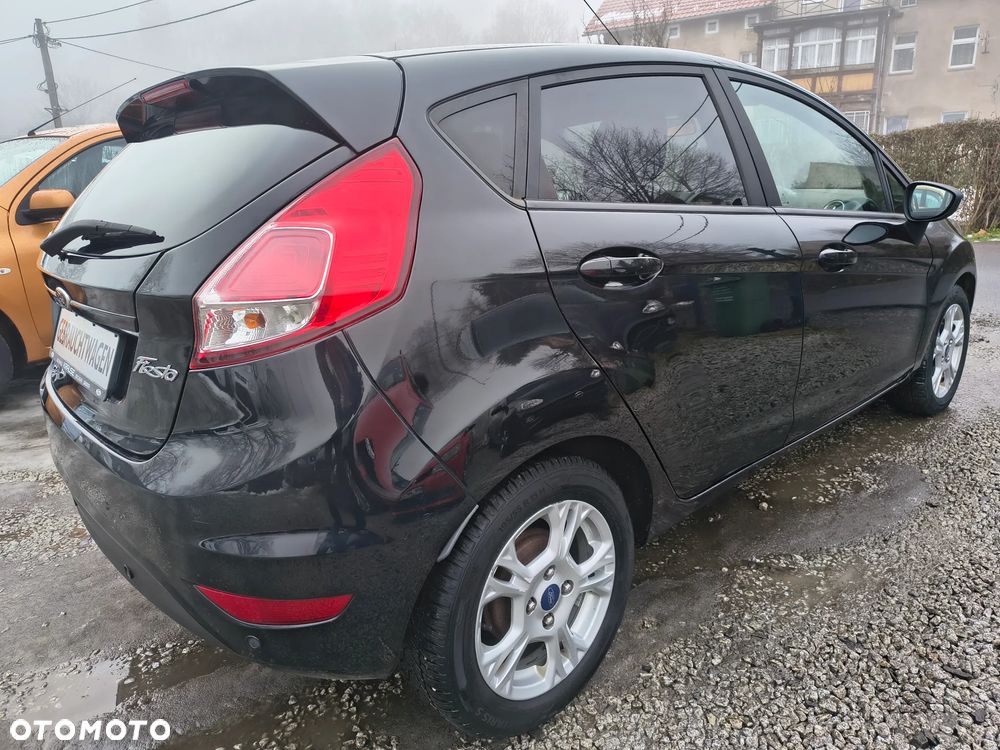 Ford Fiesta 1.6 TDCi DPF Titanium - 5