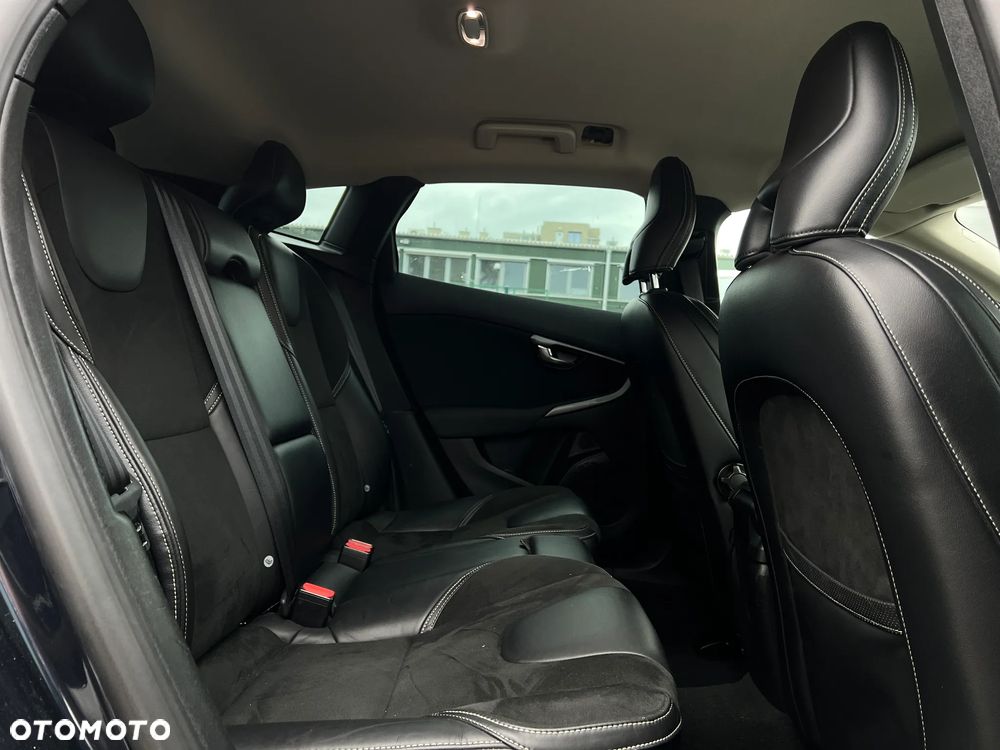 Volvo V40 - 22