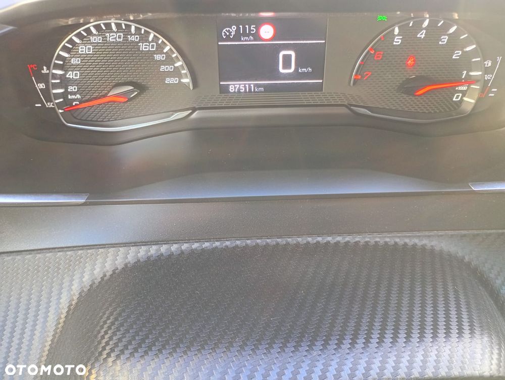 Peugeot 208 PureTech 100 Business - 10