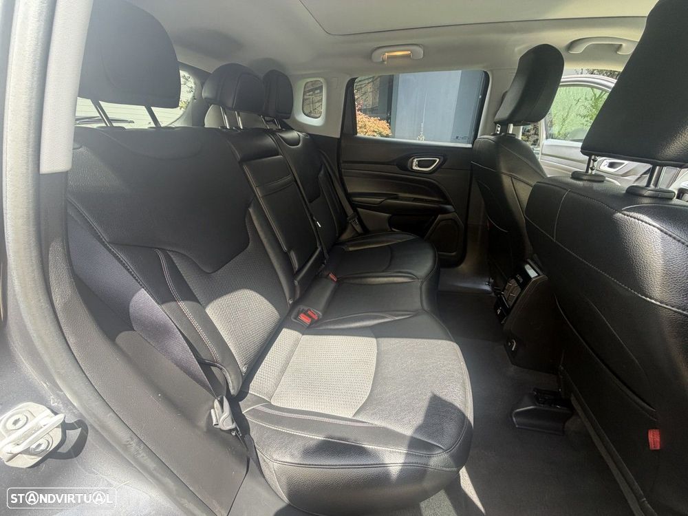 Jeep Compass 1.3 TG Trailhawk - 28