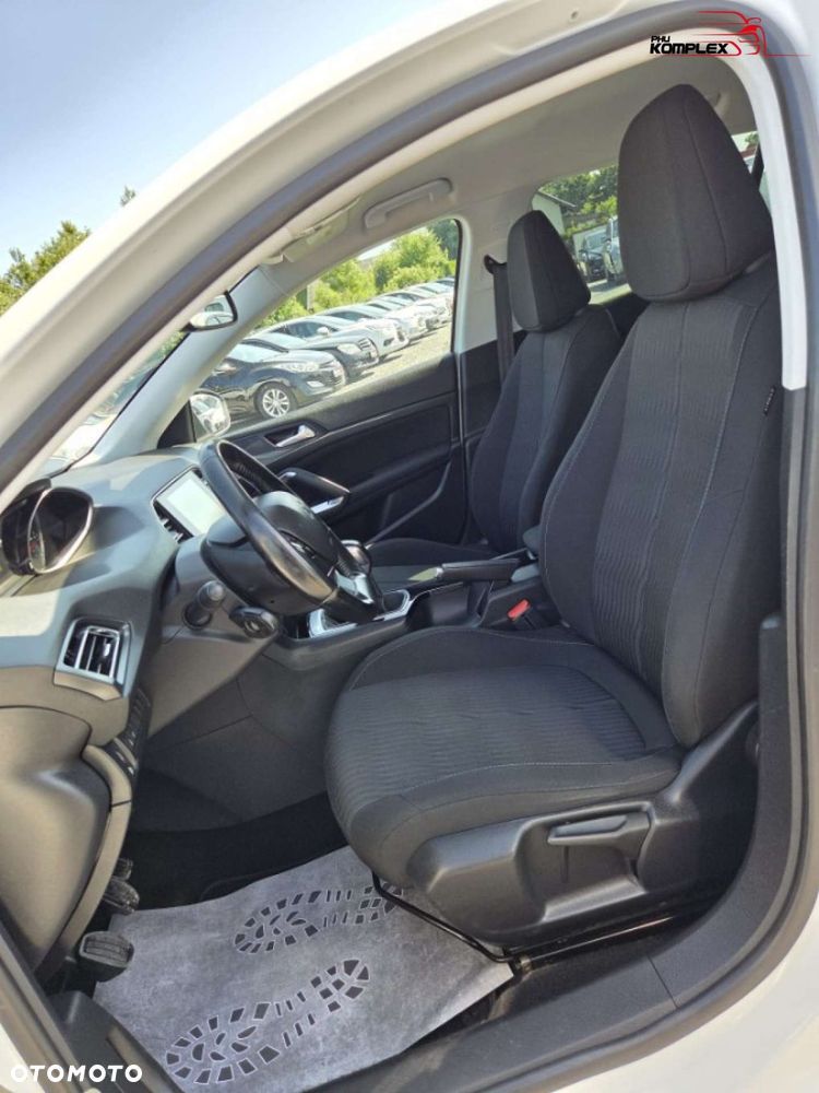 Peugeot 308 - 8