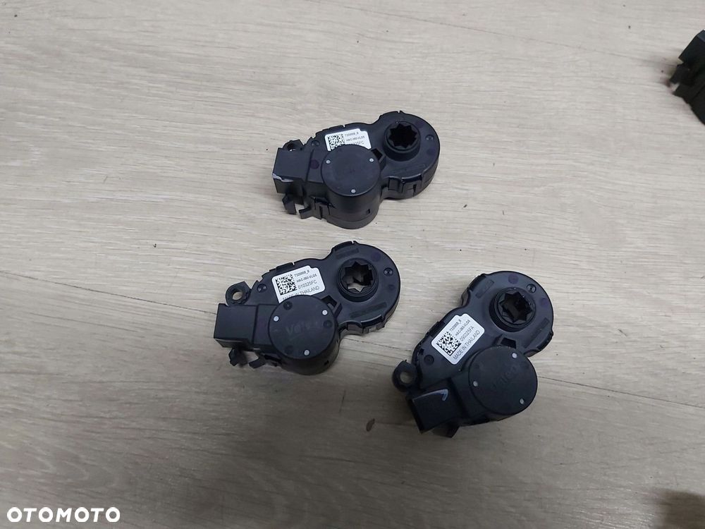 Dacia duster Ranault OMODA 5 E5 C5 silniczek nagrzewnicy klapy HAC-360-VLG5 - 1