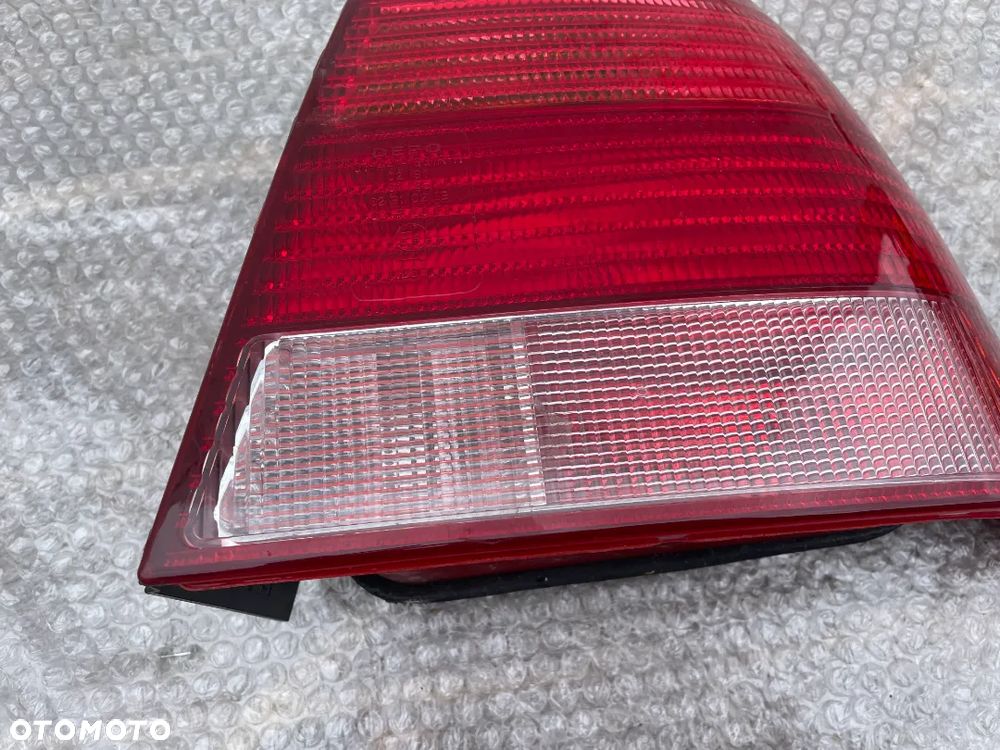 LAMPA PRAWY TYŁ VW BORA SEDAN - 2
