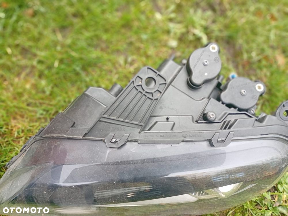 Lampy przód VW Amorok Lewa i Prawa - 3