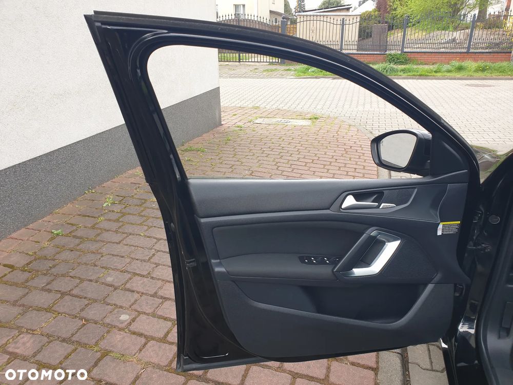 Peugeot 308 2.0 BlueHDi Allure S&S - 21