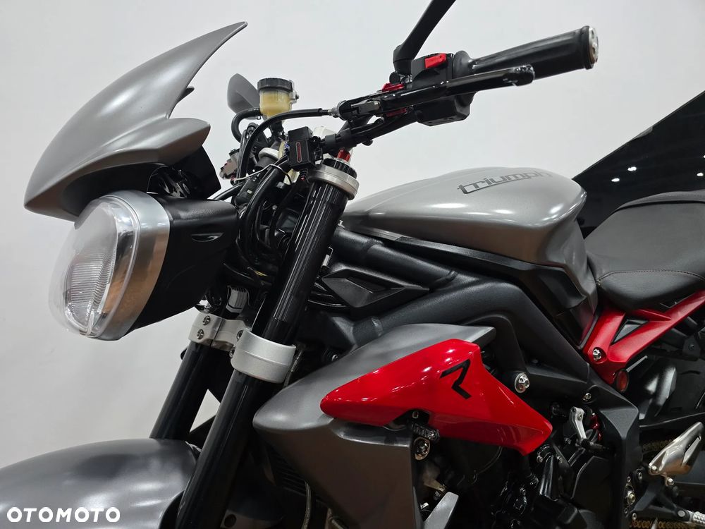 Triumph Street Triple - 18