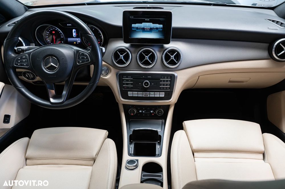 Mercedes-Benz CLA 220 d 4Matic 7G-DCT - 12