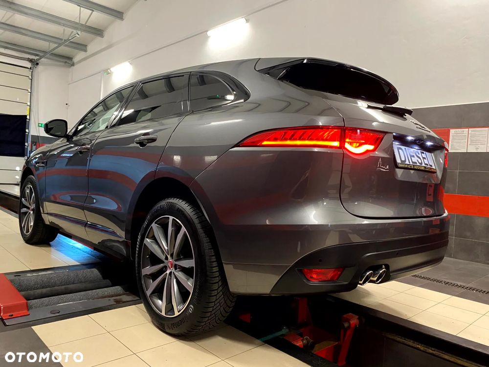Jaguar F-Pace 20d R-Sport - 16
