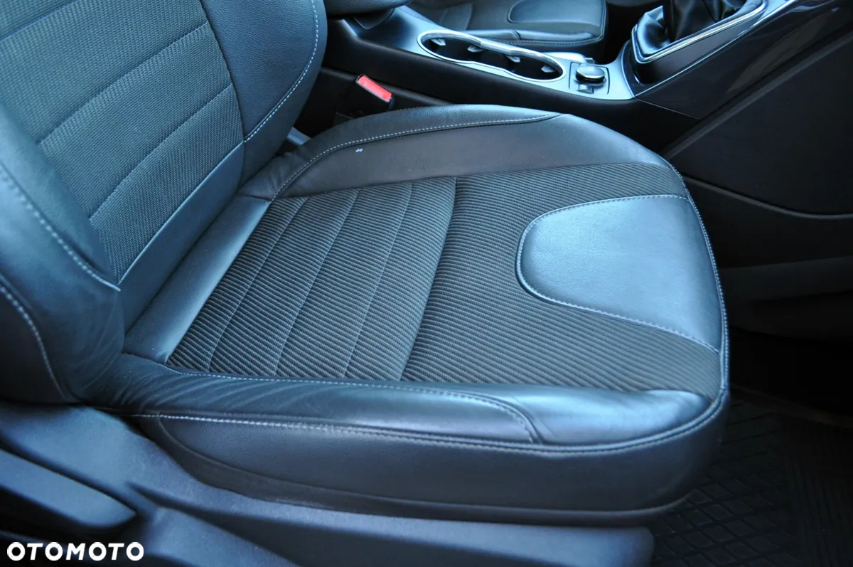 Ford Kuga 1.6 EcoBoost FWD Titanium ASS - 31