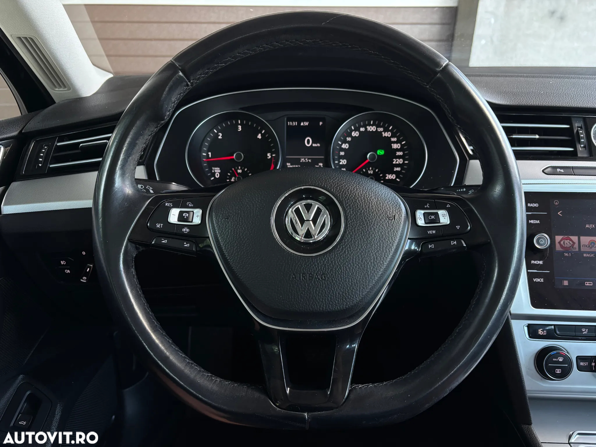 Volkswagen Passat Variant 2.0 TDI DSG (BlueMotion Technology) Comfortline - 18