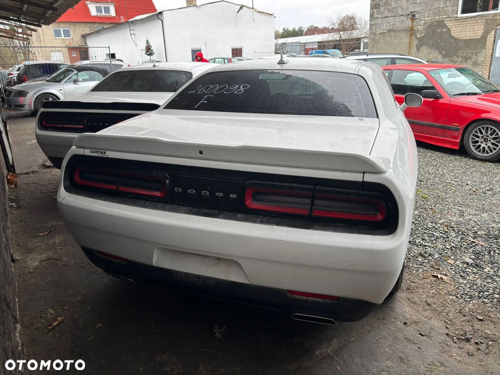 Dodge Challenger - 5