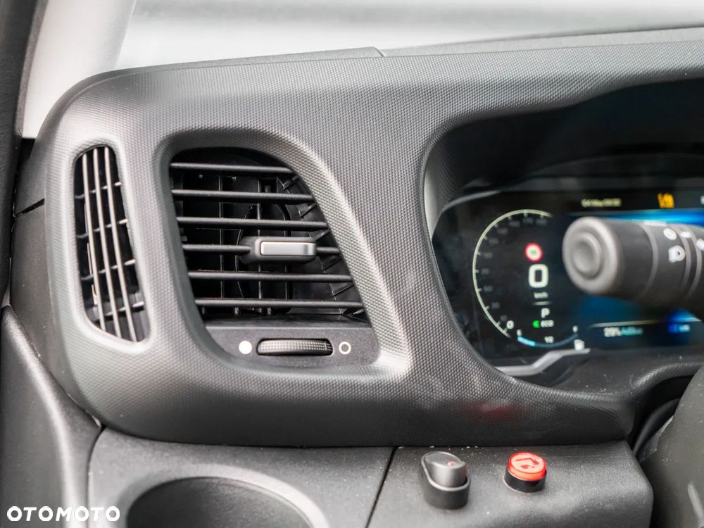 Iveco Daily 35S18HA8 3.0 kontener z windą - 13