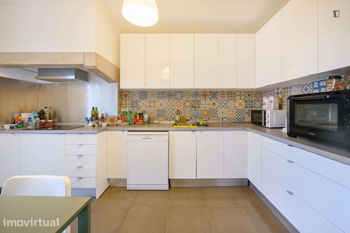 Quarto - localizado em Entrecampos Lisbon - Grande imagem: 5/36