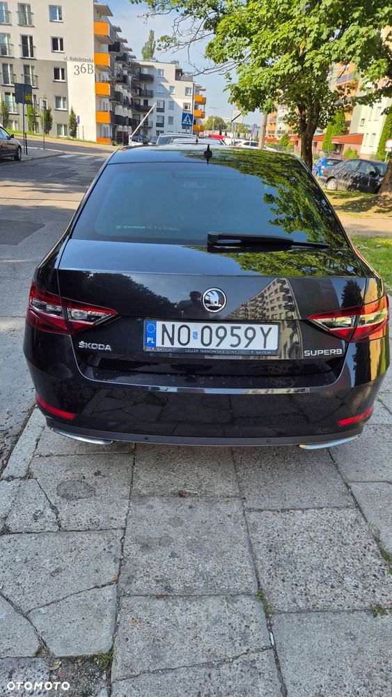Skoda Superb 2.0 TSI L&K DSG - 4