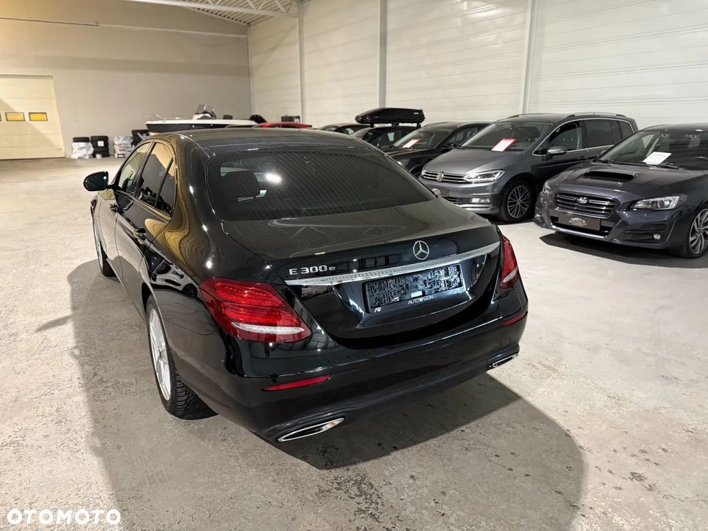 Mercedes-Benz Klasa E 300 - 12
