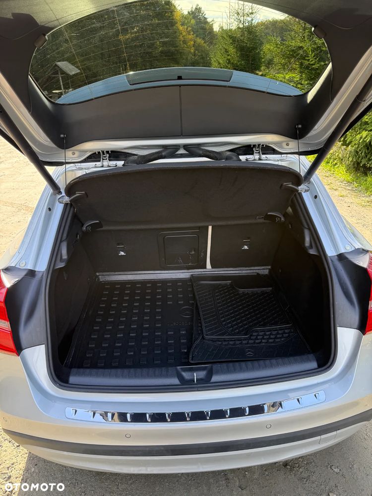 Mercedes-Benz GLA 250 4-Matic - 8