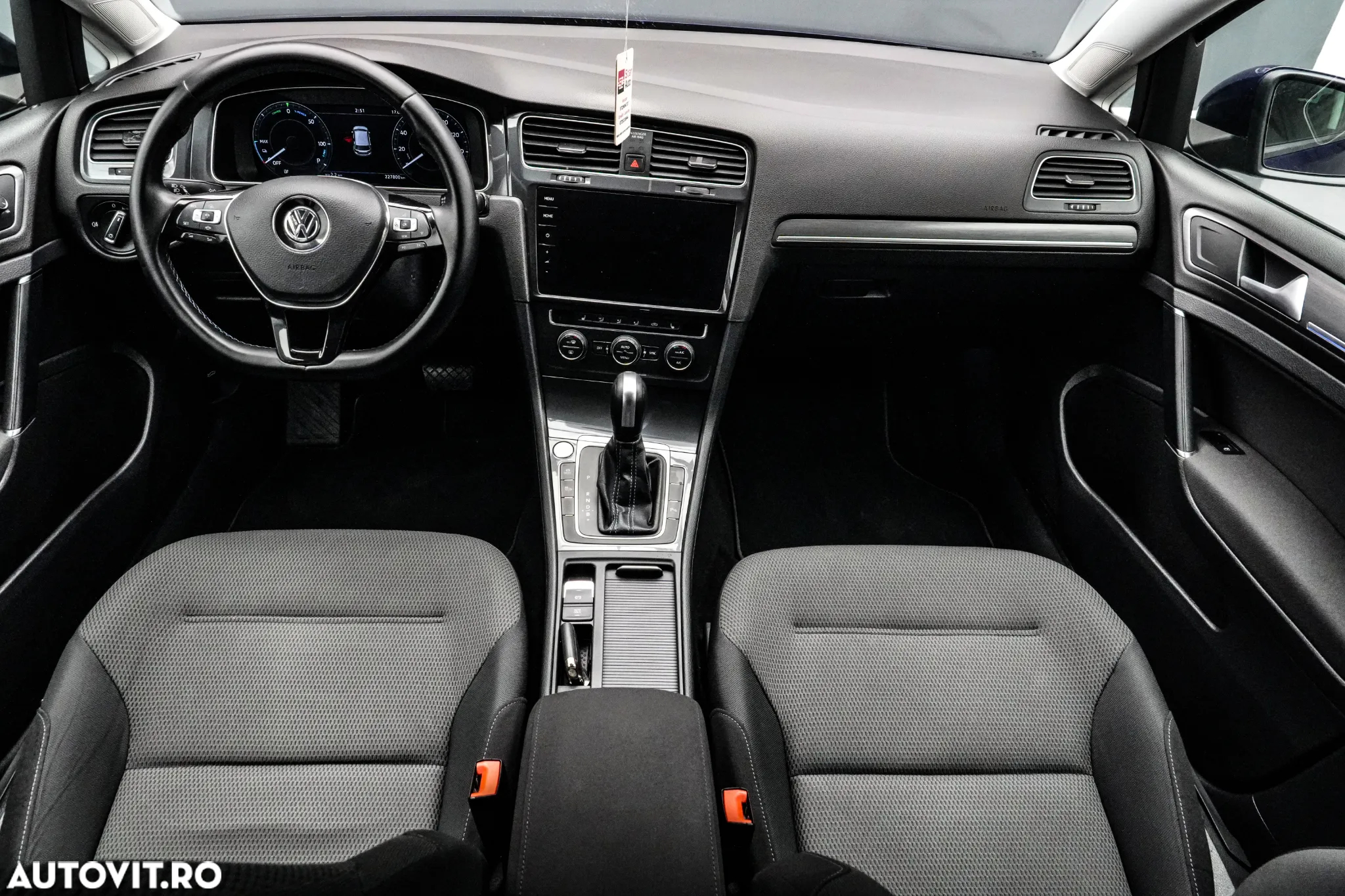 Volkswagen Golf e-Golf - 8