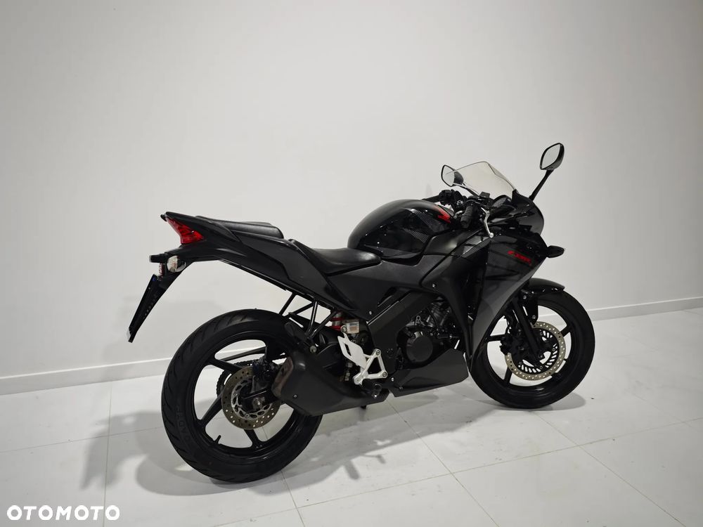 Honda CBR - 6