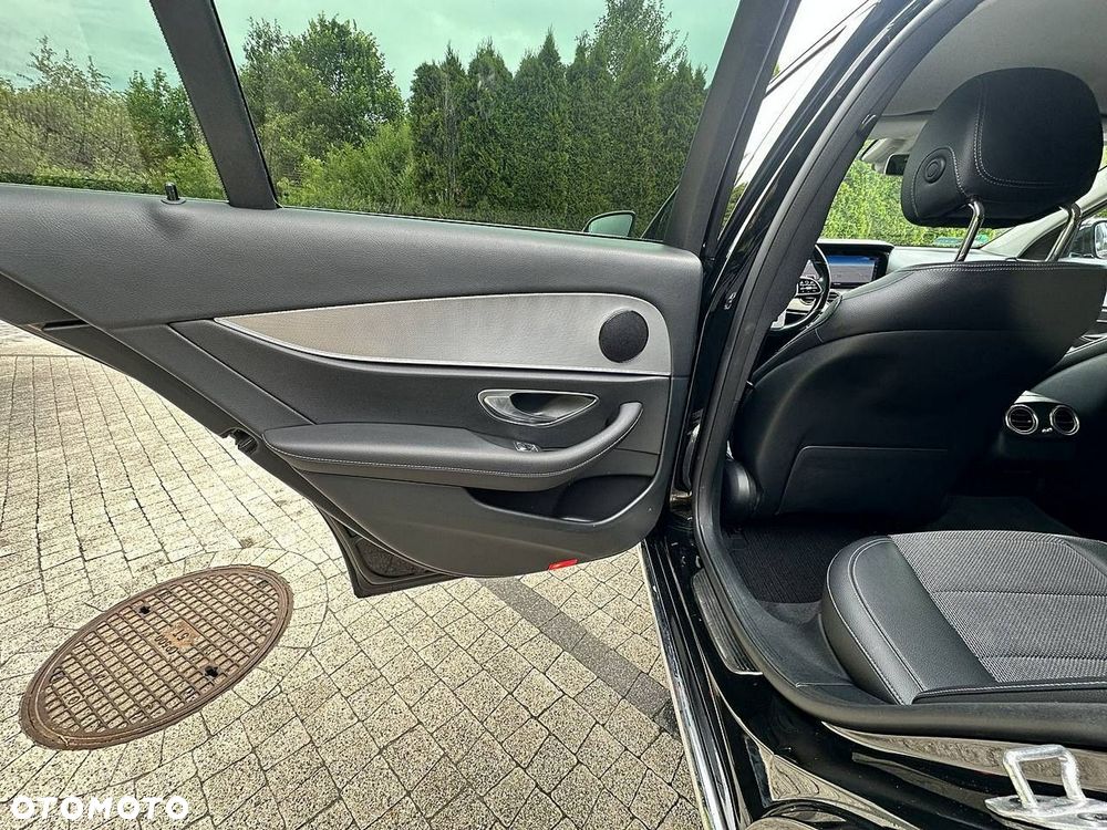 Mercedes-Benz Klasa E 220 d 9G-TRONIC Avantgarde - 23