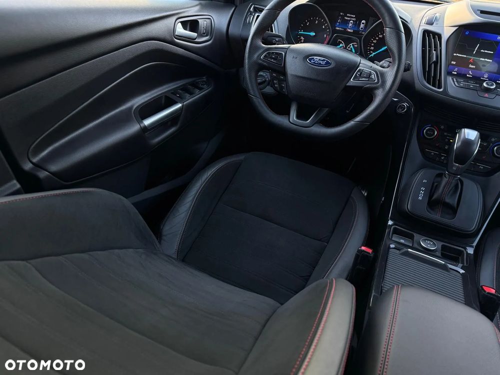 Ford Kuga 2.0 TDCi 4x4 ST-Line - 31