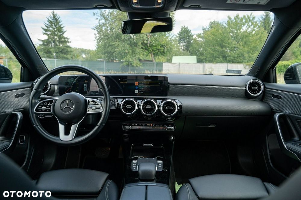 Mercedes-Benz Klasa A 180 7G-DCT Progressive - 17