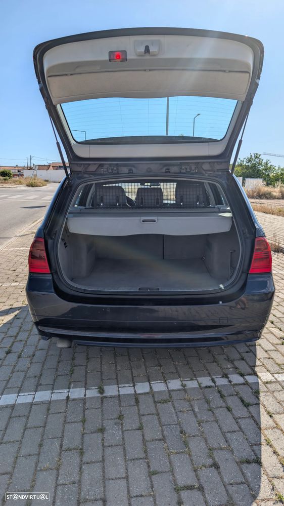 BMW 320 dA Exclusive - 25